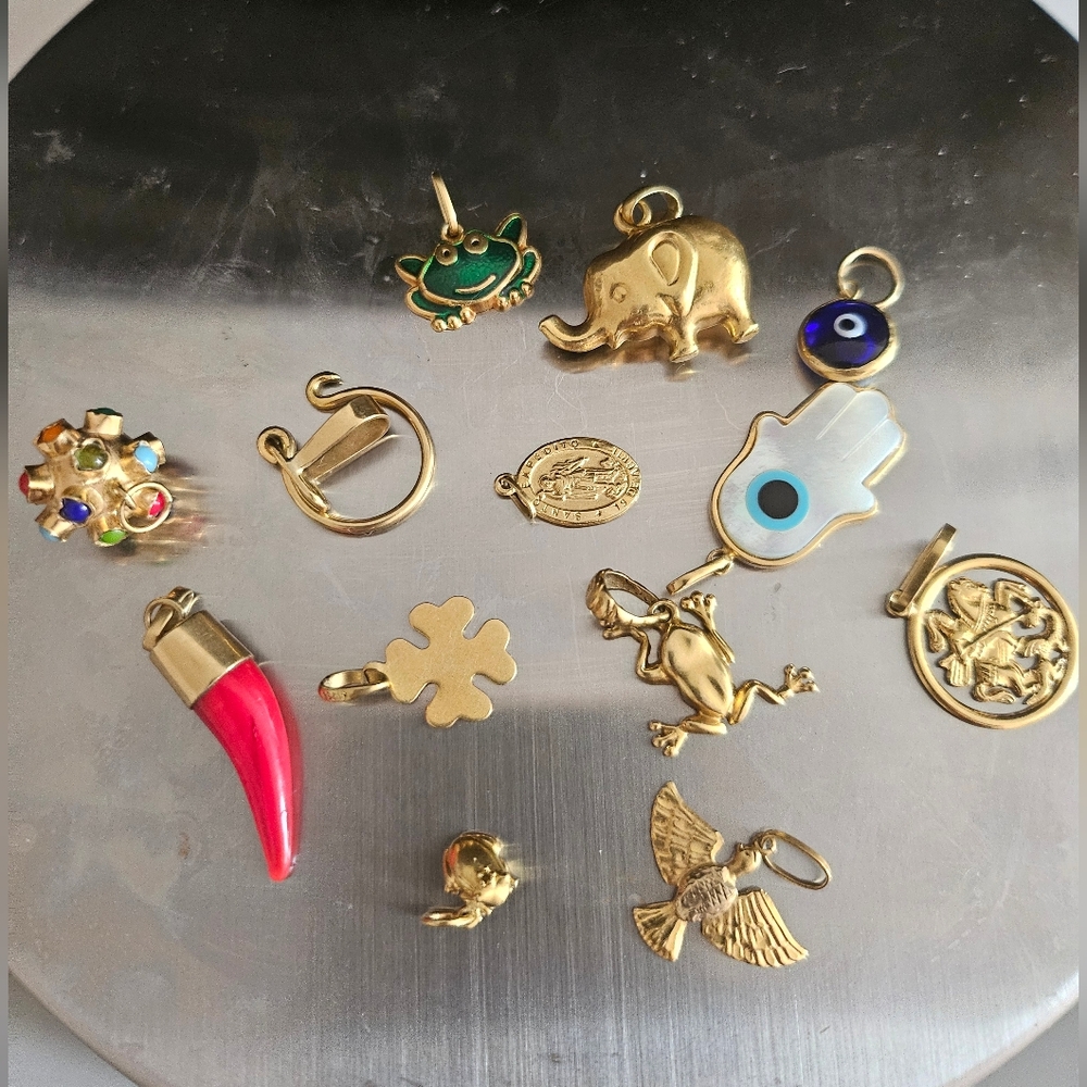 Solid 18k Gold Protective Charm Pendant! - image 2